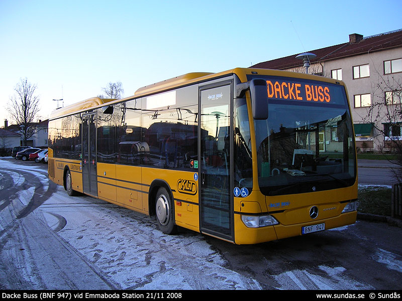 Dacke_Buss_BNF_947_Emmaboda_Station_081121.jpg
