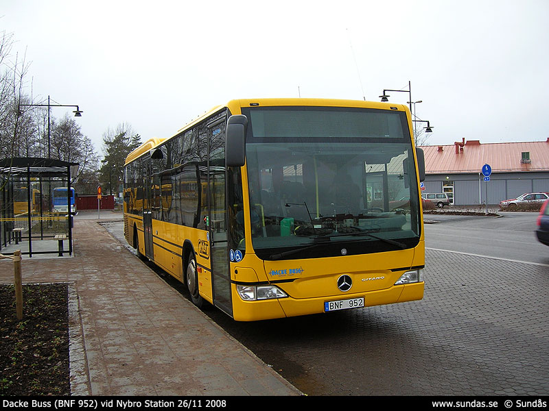 Dacke_Buss_BNF_952_Nybro_Station_081126.jpg